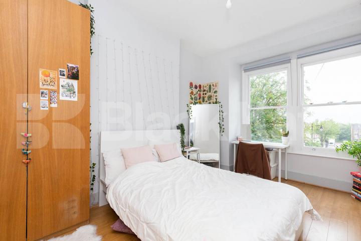 Large 6 bedroom house with 2 bathrooms and close to Archway Station Parolles Road, Archway